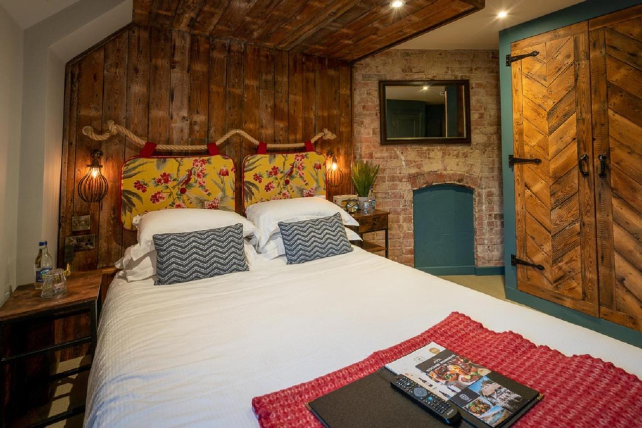 Castle Inn ウェスト・ラルワース エクステリア 写真