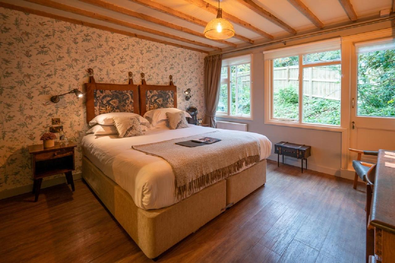 Castle Inn ウェスト・ラルワース エクステリア 写真