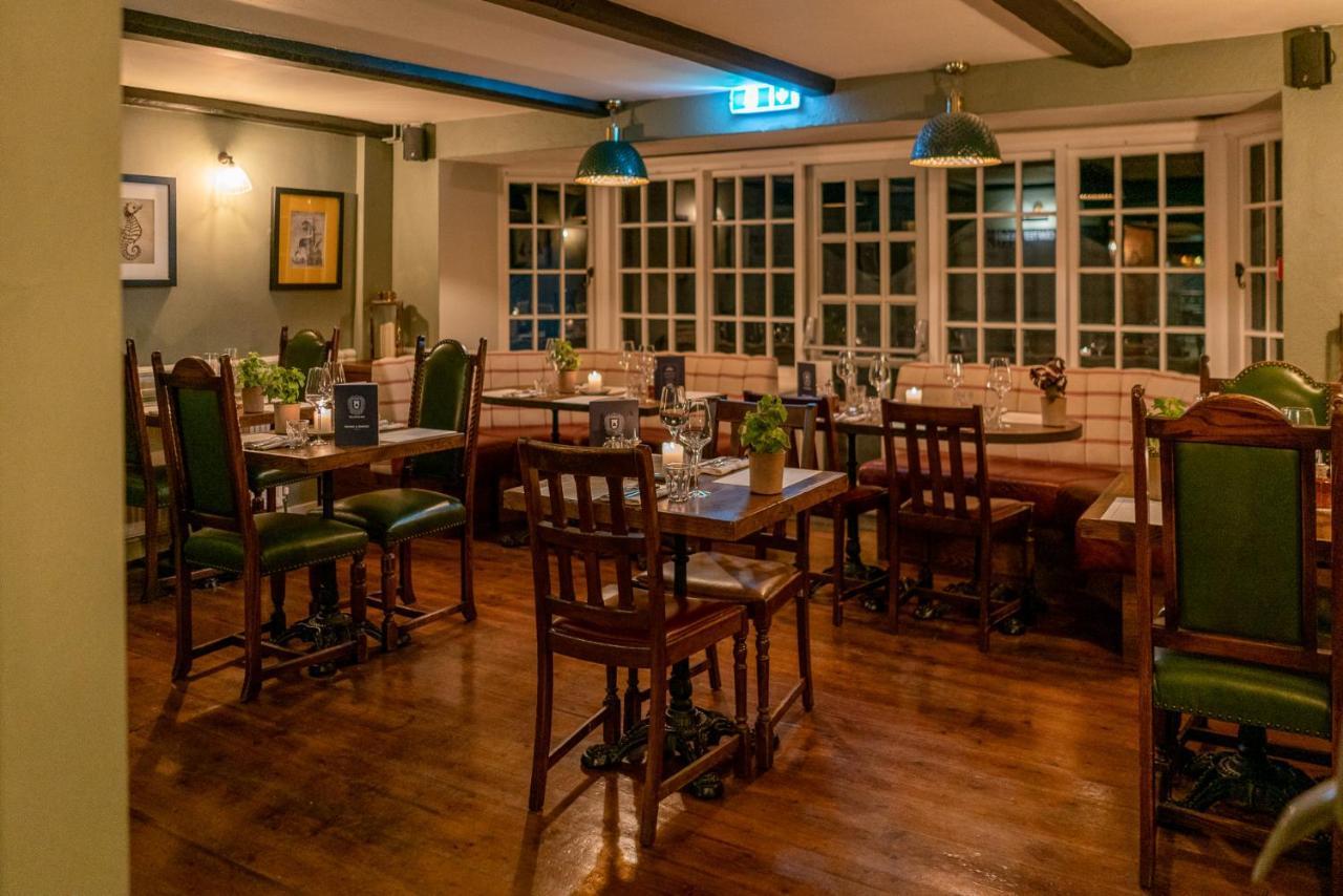 Castle Inn ウェスト・ラルワース エクステリア 写真