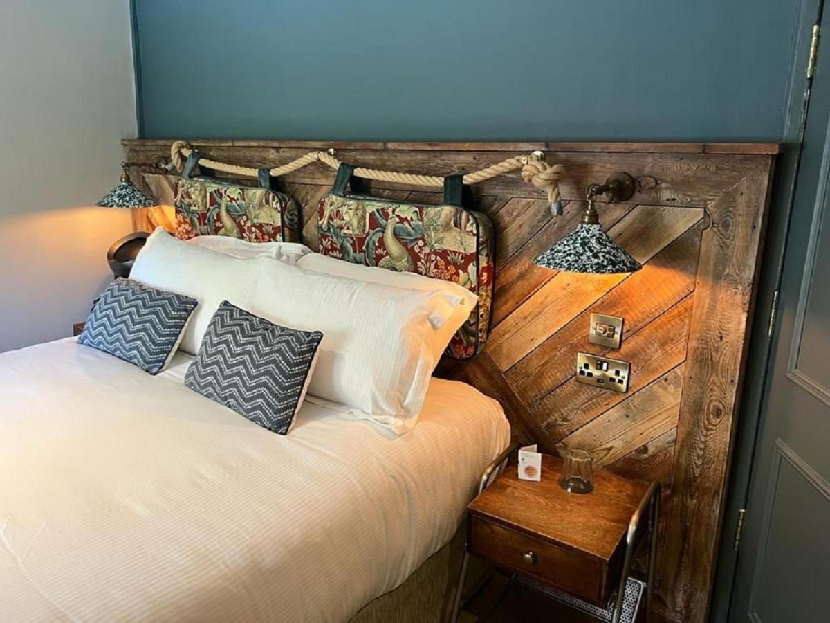 Castle Inn ウェスト・ラルワース エクステリア 写真